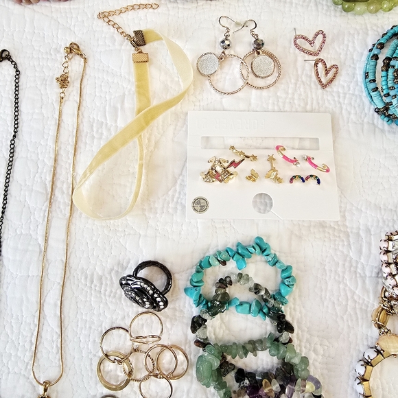 Large Costume Jewelry Lot Necklaces Bracelets Rings Earrings Beads Colorful - Picture 7 of 16